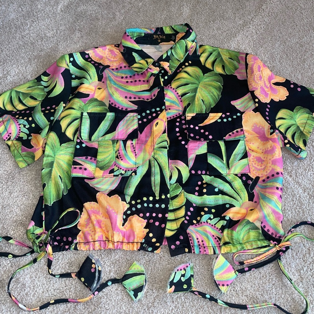 Tropical Print Cropped Button-Up Blouse - Black Multi- Vacation, Beach